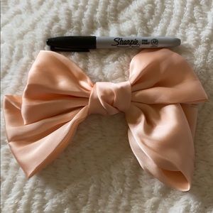 Light Pink/Nude Bow Hair Barrette